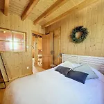 De Standing 12 Personnes Chalet *